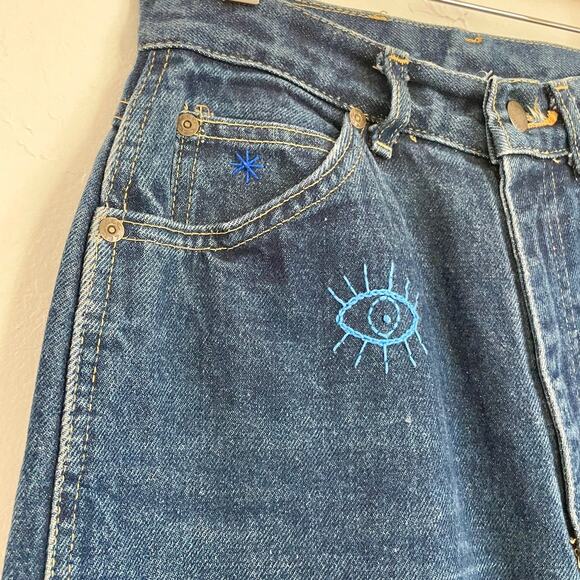 Lee – Vintage Custom Embroidered Straight Leg Jeans - Picture 4 of 8